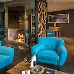 Everness & Hotel 4*