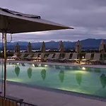 Hotel Everness &