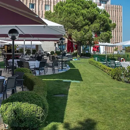 Everness Aquatique Parc Hotel 4*
