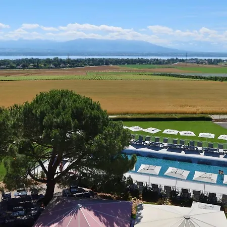 Everness & Hotel 4*