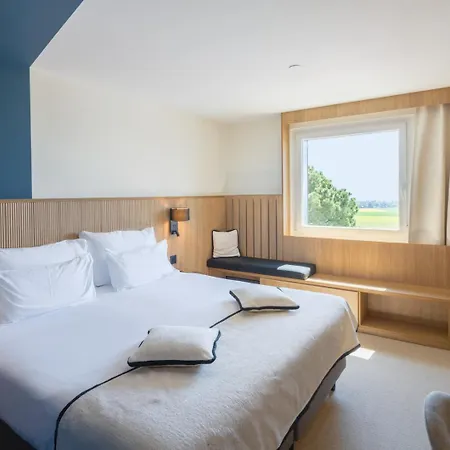 Hotel Everness &