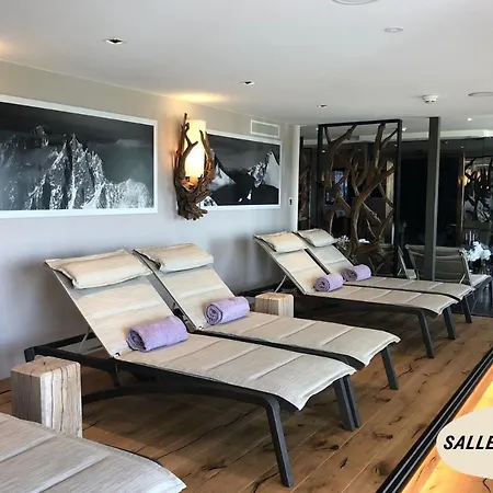 Hotel Everness & 4*