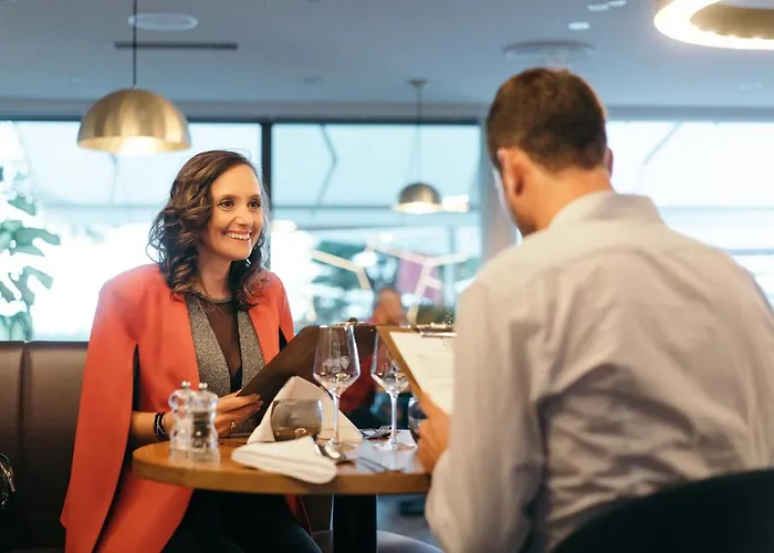 Everness & シャヴァンヌ・ド・ボジ