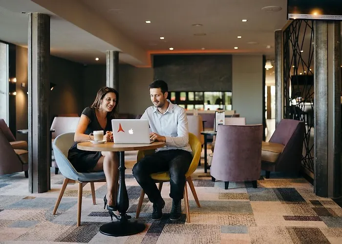 Hotell Everness & 4*