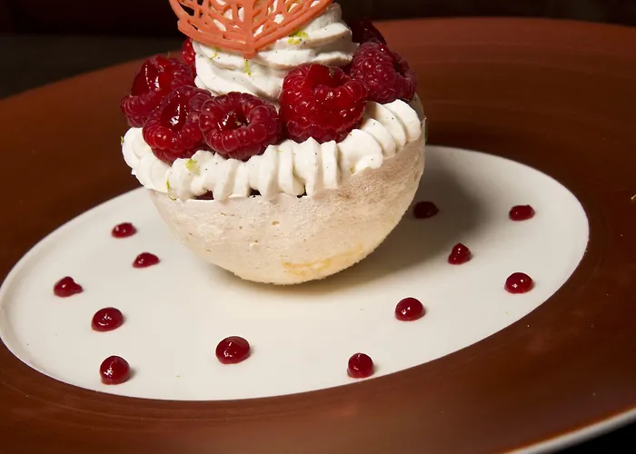 ホテル Everness & シャヴァンヌ・ド・ボジ