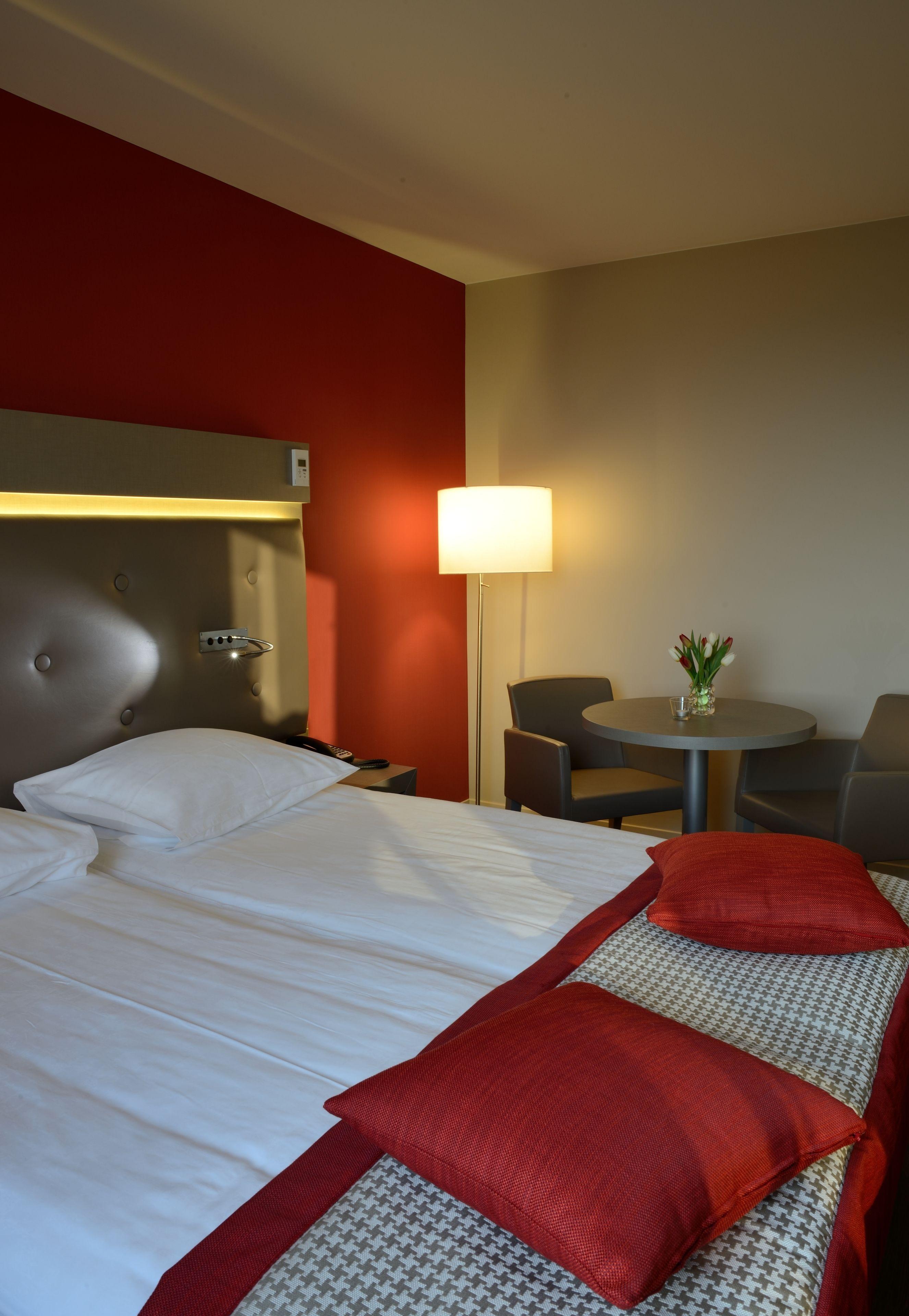 hotel-everness-hotel-resort-chavannes-de-bogis-suisse-r-server