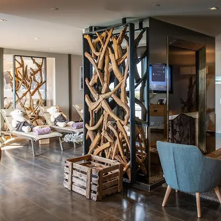 Everness & Otel Chavannes-de-Bogis